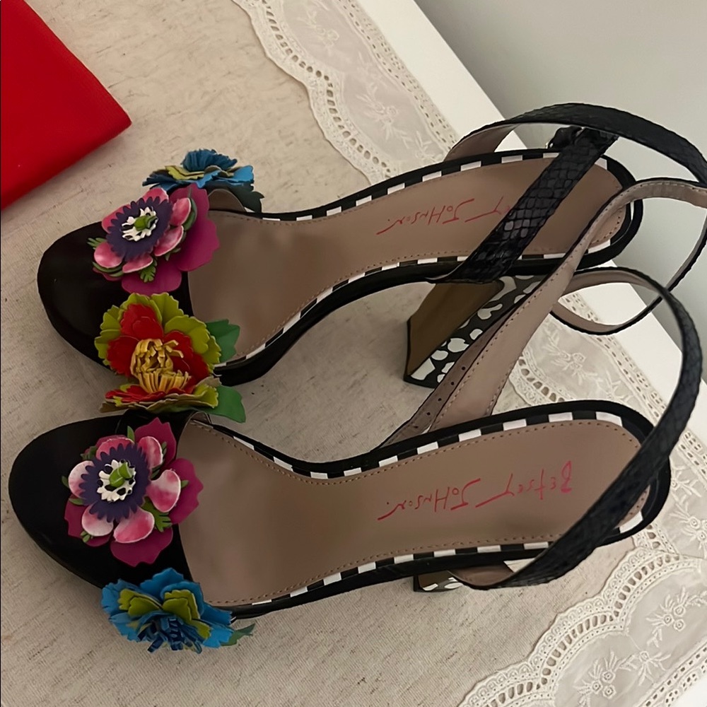 Floral Embellished Black Sandals